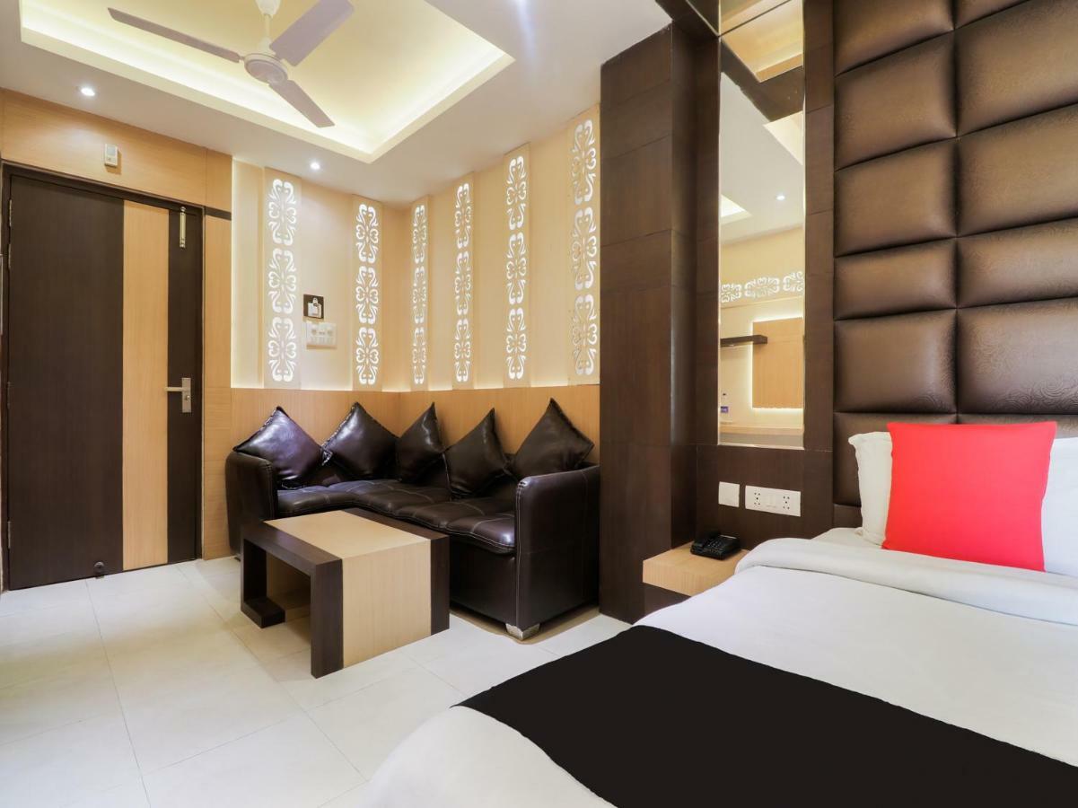 Capital O 46218 Royal Cottage Suite 坎普尔 外观 照片