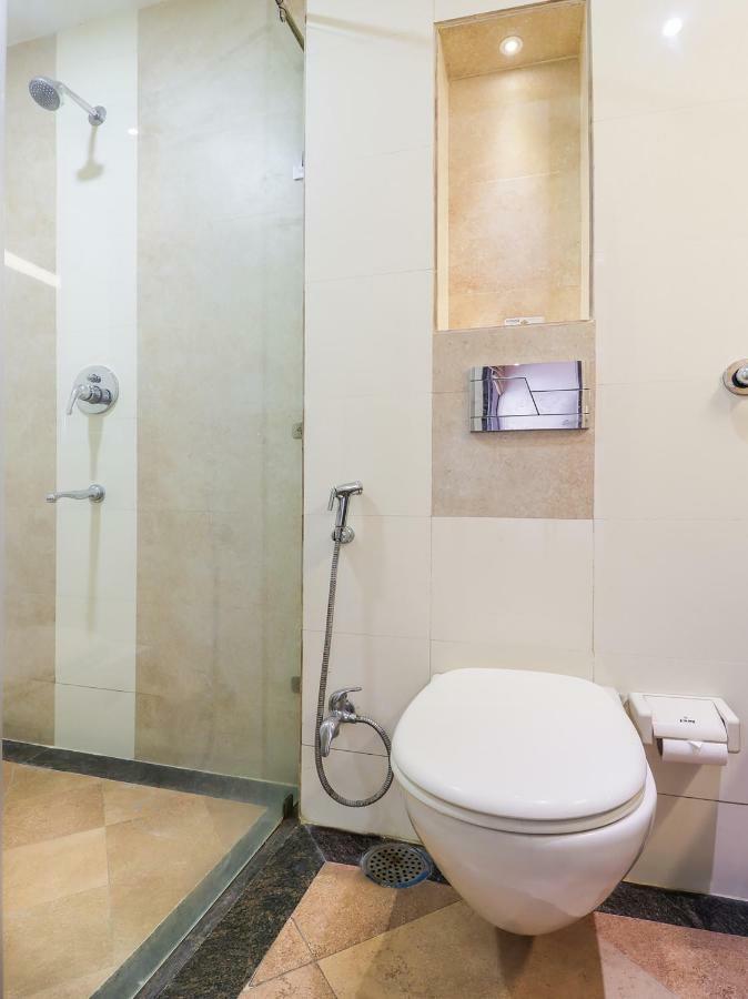 Capital O 46218 Royal Cottage Suite 坎普尔 外观 照片